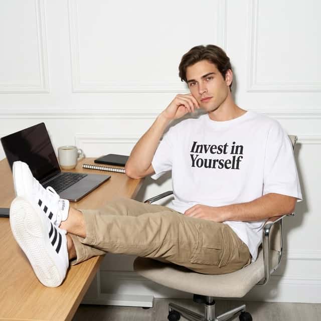 Indoor Lifestyle - Minimal (Male) preview