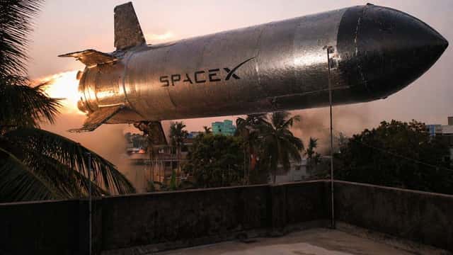 Low-Hovering Spacecraft Over Neighborhood preview