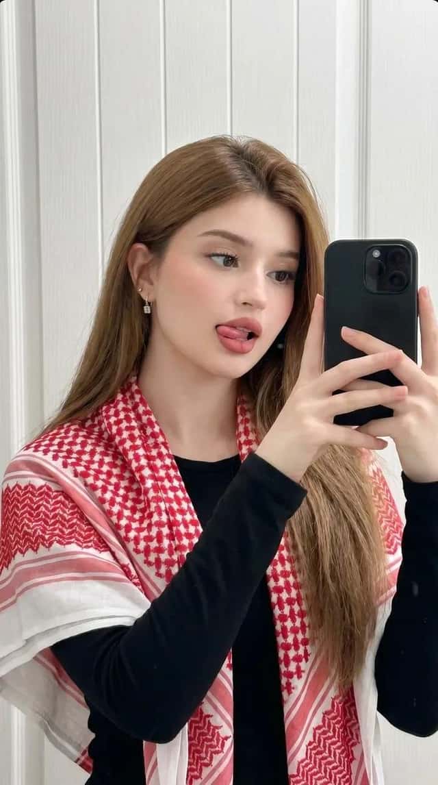 Lifestyle Smartphone Selfie with Keffiyeh preview