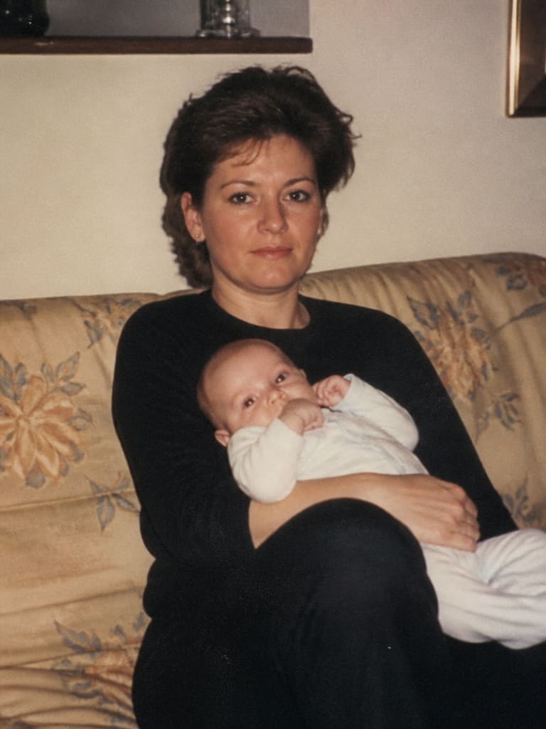 AI-generated sample for “90s Family Album”