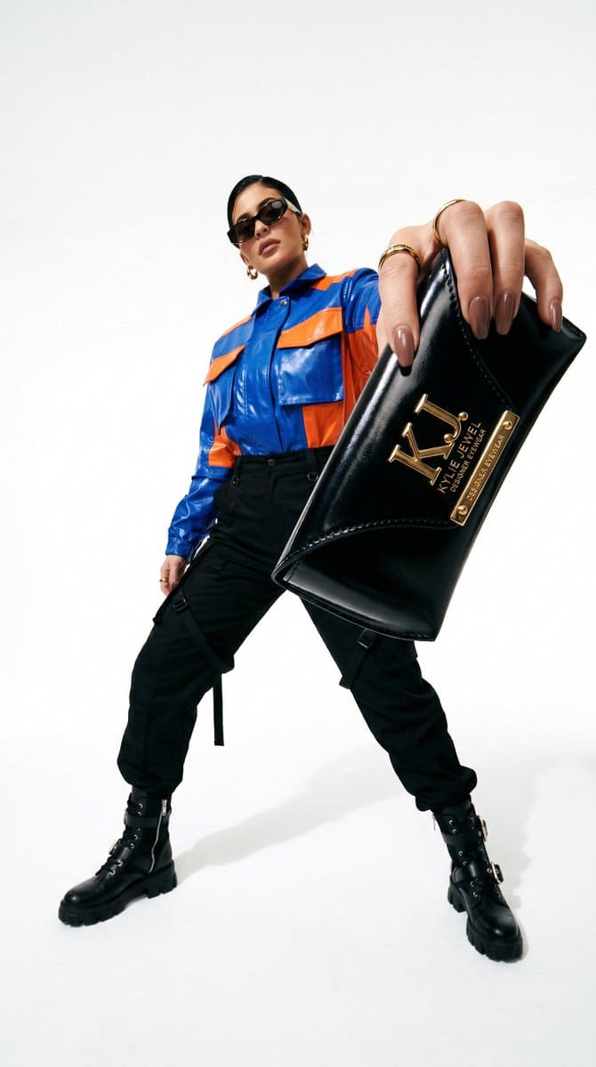AI-generated sample for “Low-Angle Fashion Campaign Photograph”