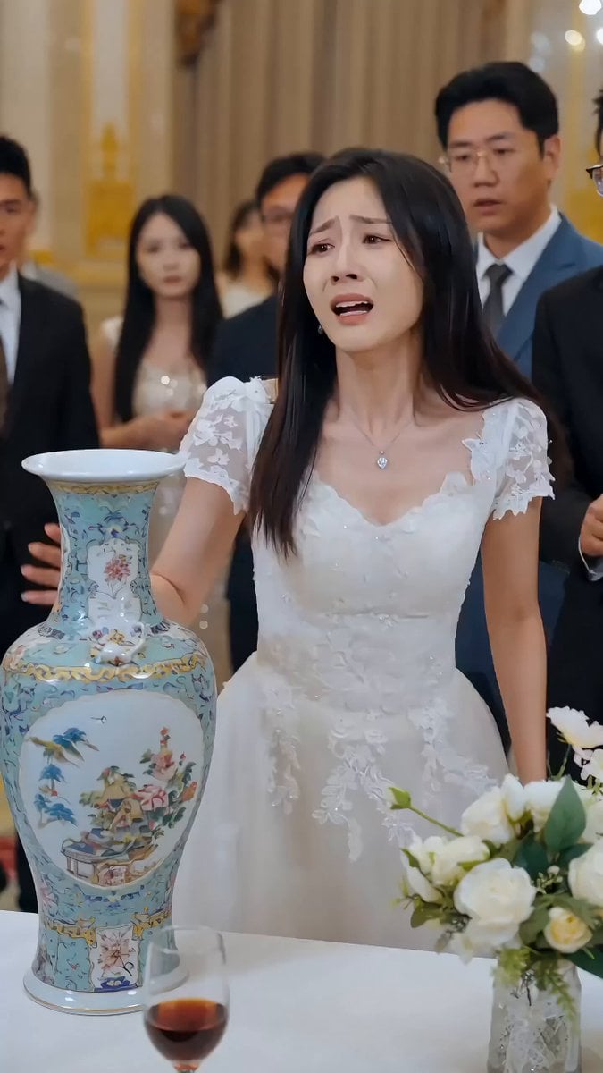 High Society Drama: Real Heiress Revenge Prompt