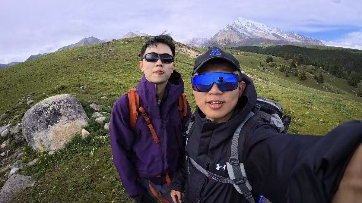 Hiking Photo to Marker Sketch reference image 1
