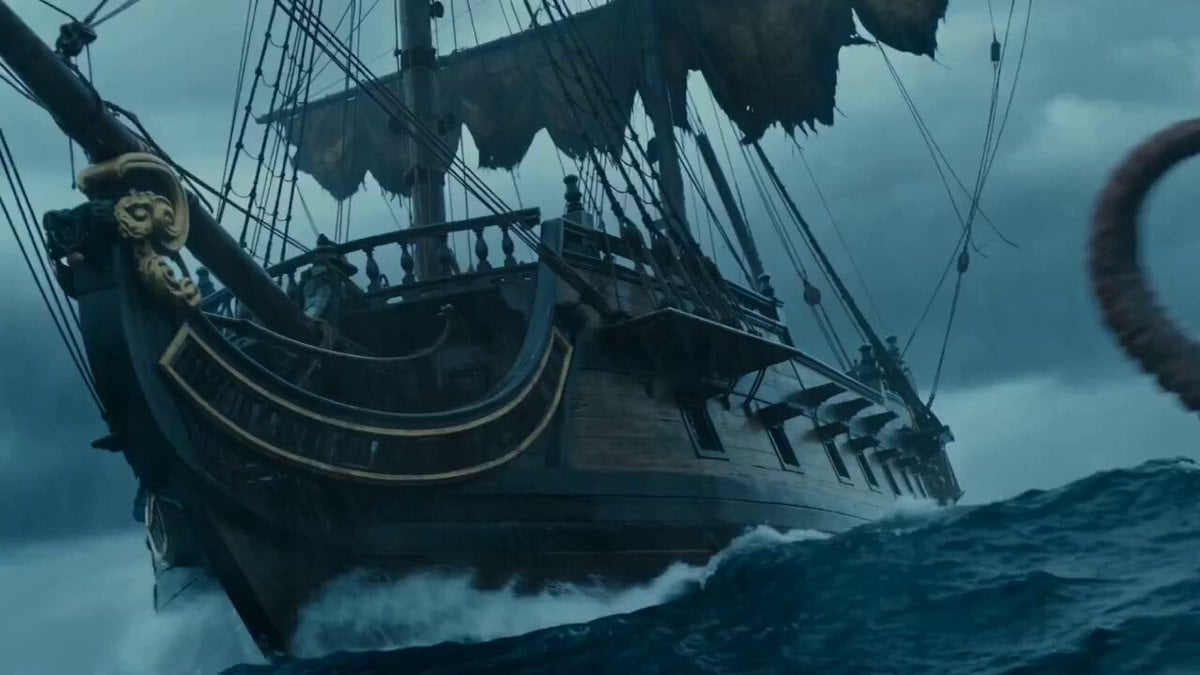 Kraken attacks a pirate ship