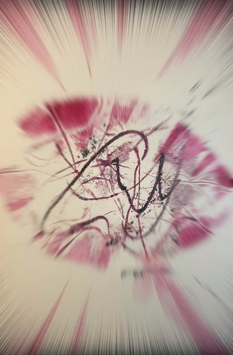 Magenta Organic Zoom Loop