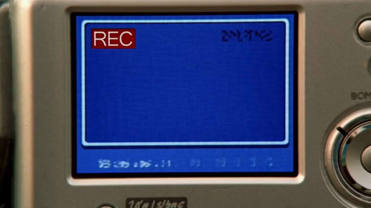 Seedance 2.0 Y2K Pool Party Video Prompt