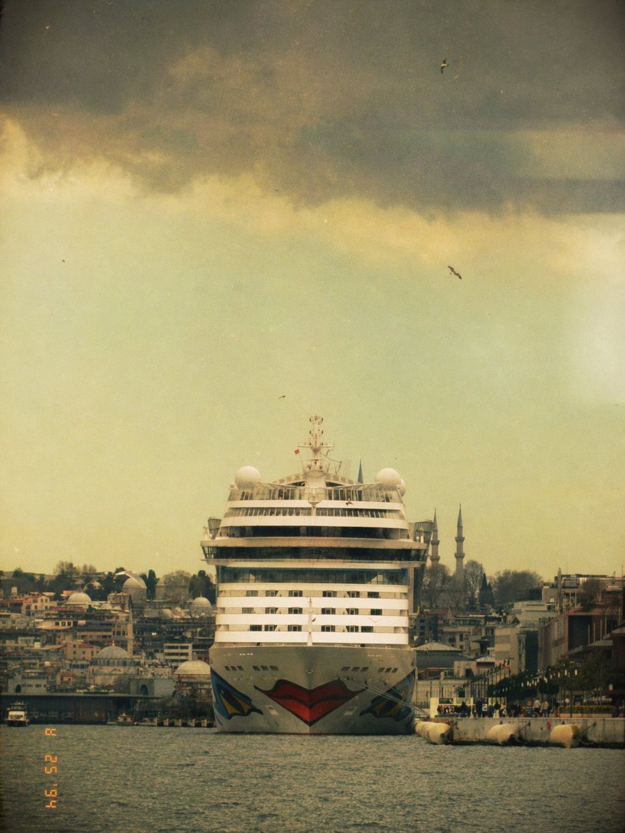 AI-generated sample for “Vintage Cruise Ship in Istanbul”