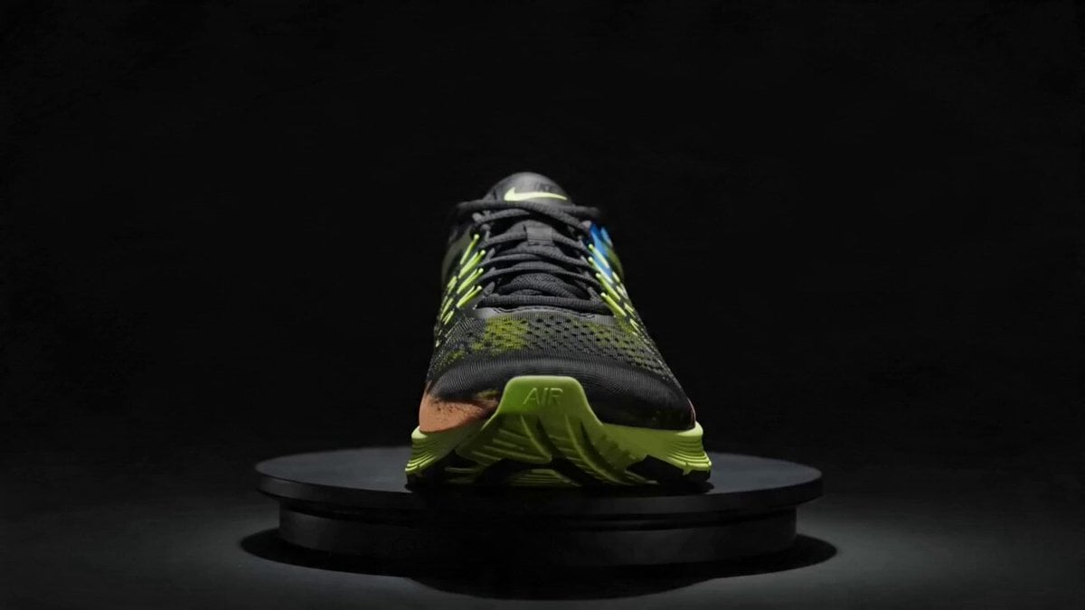 Rotating Sneaker Ad Sequence