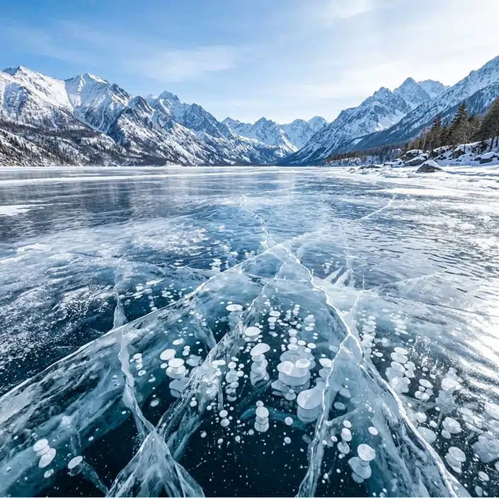 Frozen lake, 4K detail