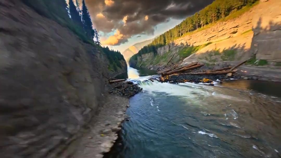 Cinematic Drone Specs Canyon — Kling 3.0 v3 Pro