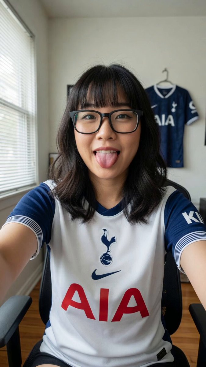 Tottenham Hotspur Fan Selfie Prompt