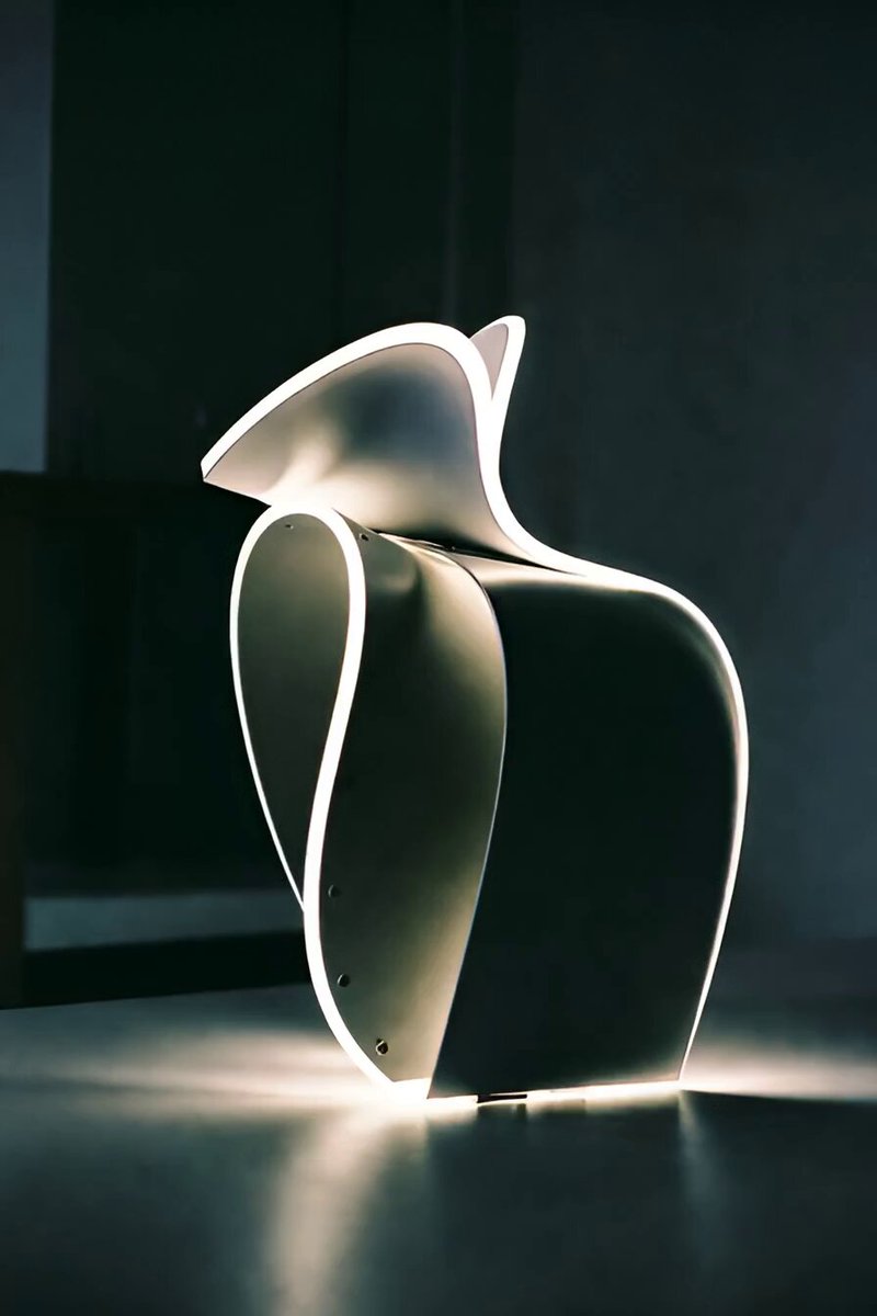 Gimbal Stabilized Lamp Camera Movement Prompt