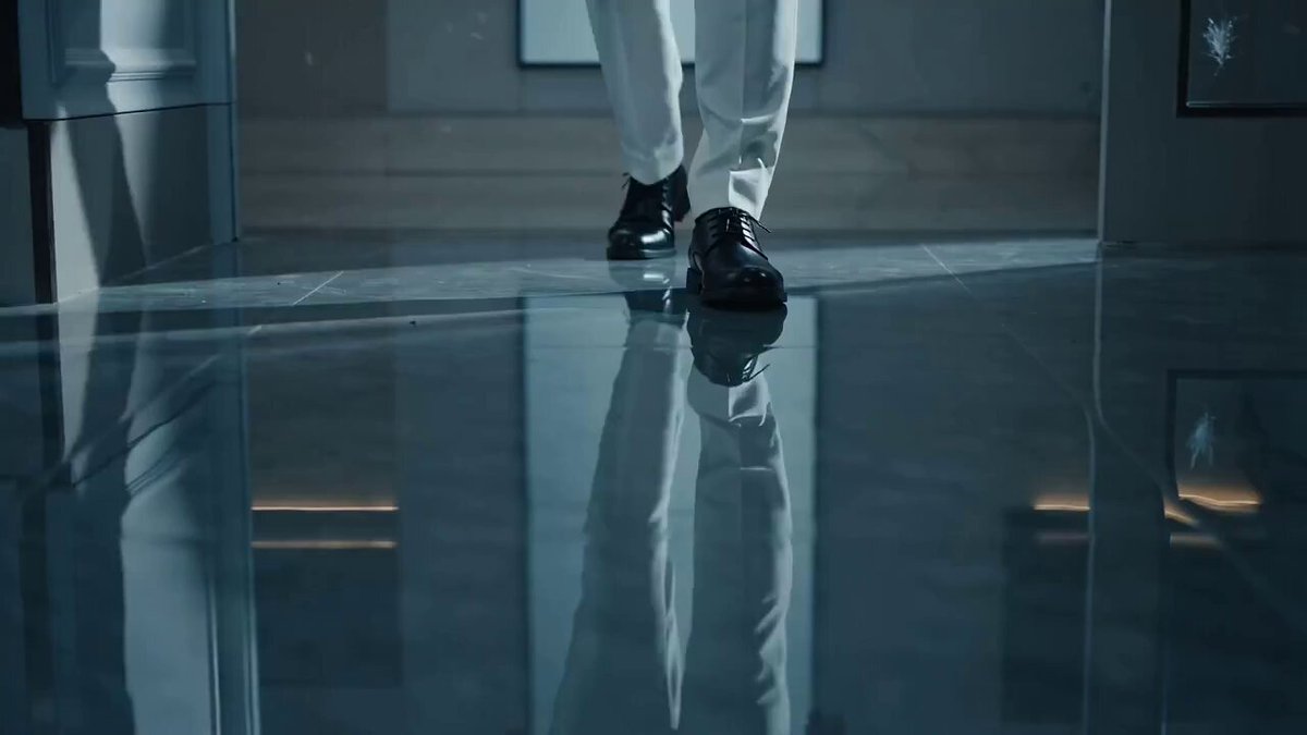 Cinematic Entrance Prompt for a Boss Character